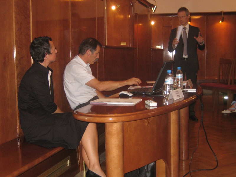Mateja Peternelj, Umar, Mojmir Mrak, Ekonomska fakulteta, in Boštjan Vasle, direktor Umar