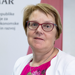 Portret Alenke Kajzer