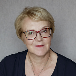 Portret Alenke Kajzer
